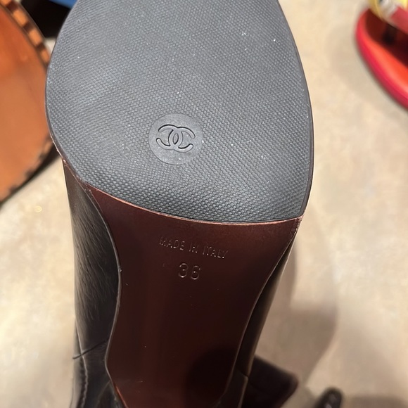 Chanel brown alligator and leather boot size 36 - Picture 5 of 10